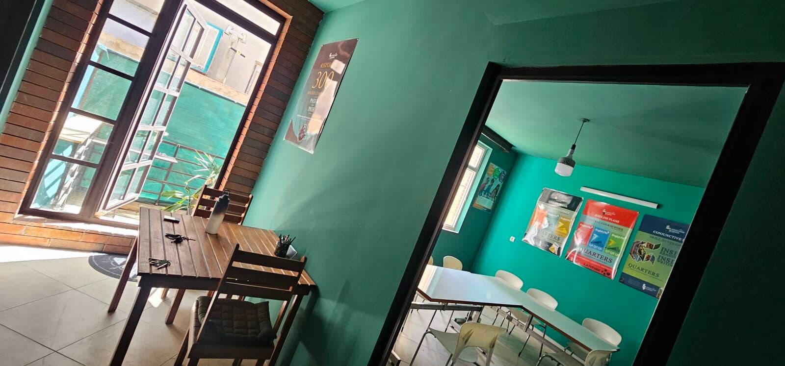 فضای کلاس‌های آموزشی مایلز